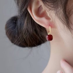 Scarlet Pendant Vintage Drop Earrings